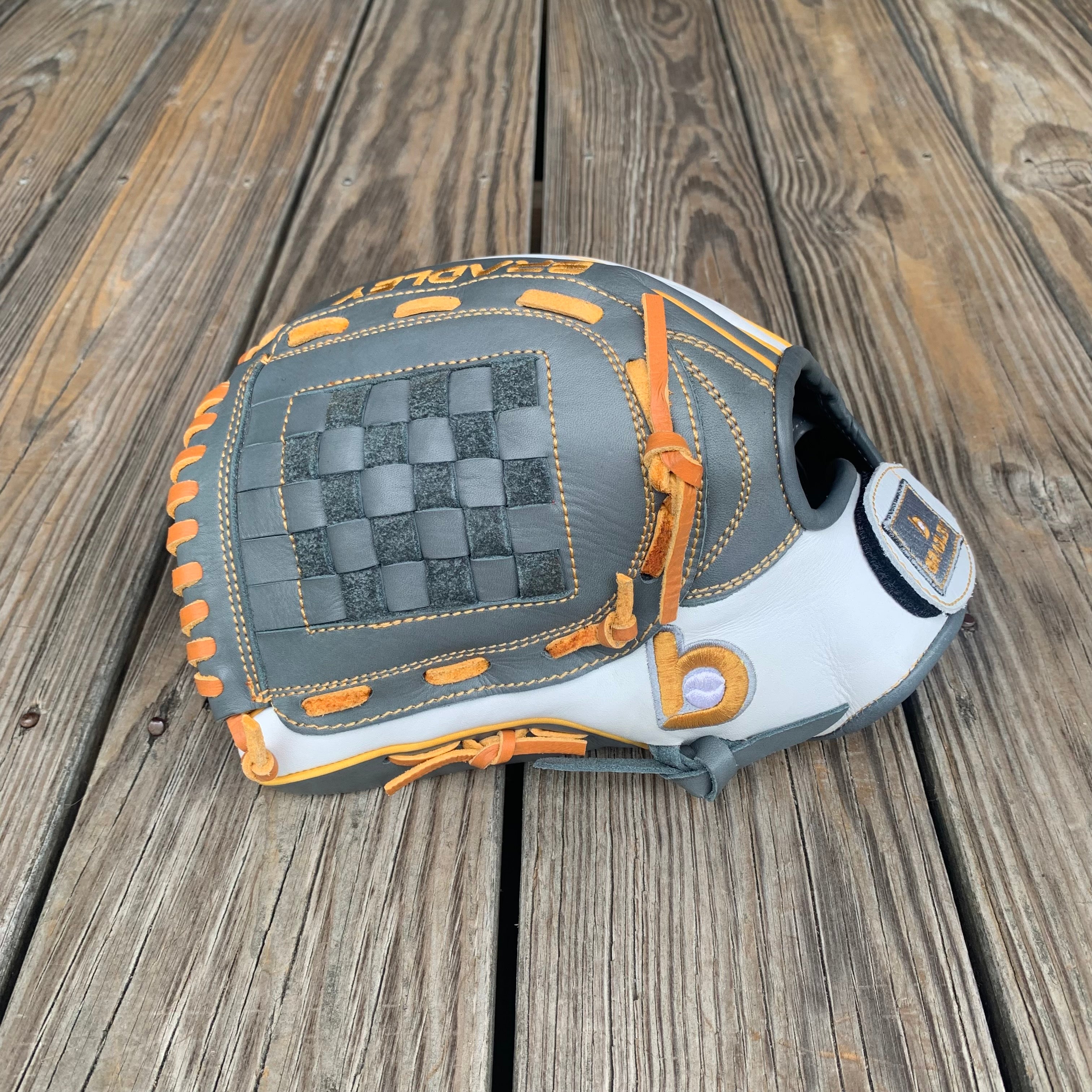 Baseball glove best sale pounding pad