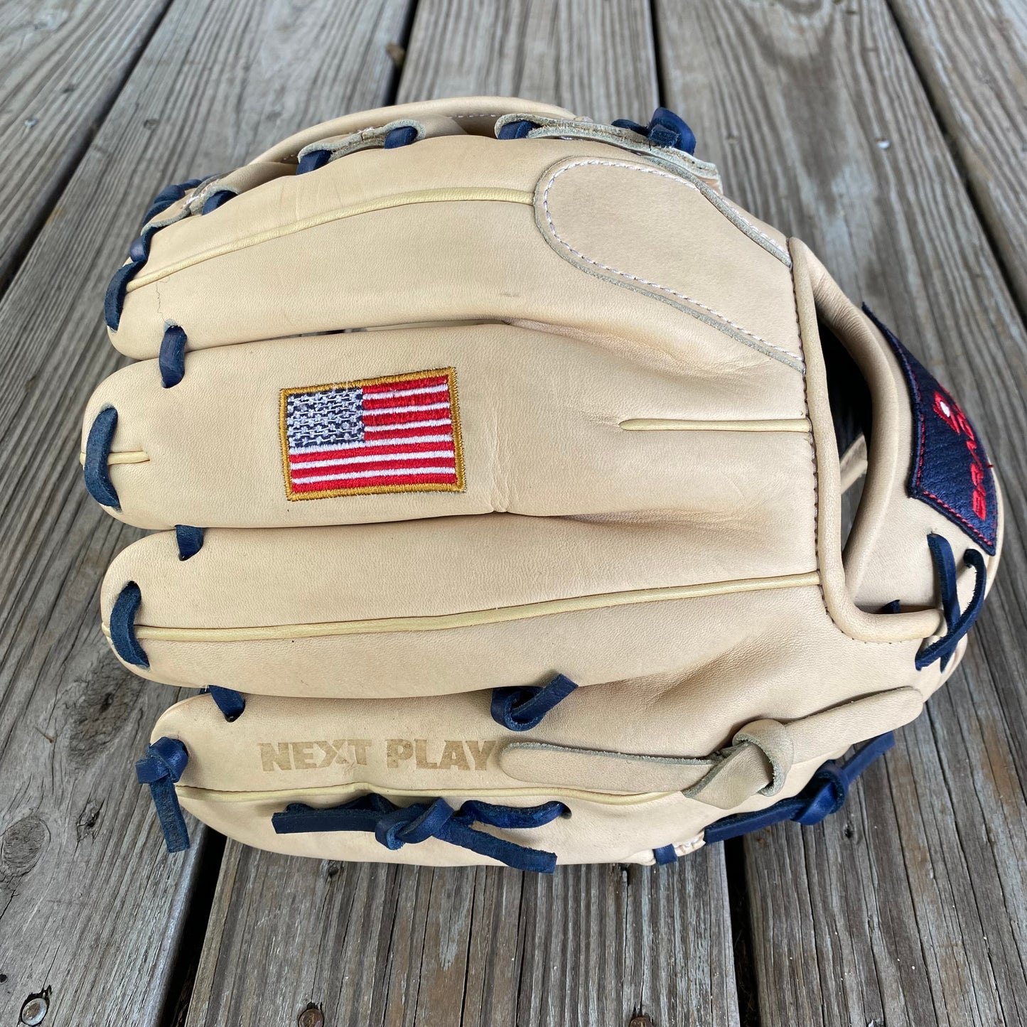 11.25" H-Web, Next Play Series 24 USA Flag (Camel/Navy) CLEARANCE 20% OFF AT CHECKOUT