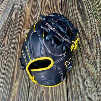 I-Web, Next Play Series '25 BLACK/GOLD PRO KIP LTD