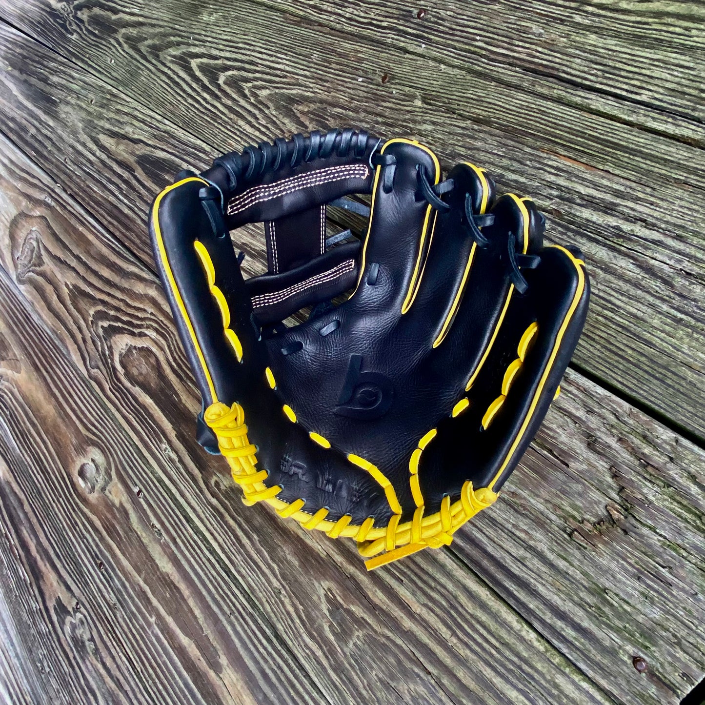 I-Web, Next Play Series '25 BLACK/GOLD PRO KIP LTD