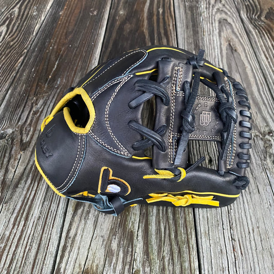 I-Web, Next Play Series '25 BLACK/GOLD PRO KIP LTD