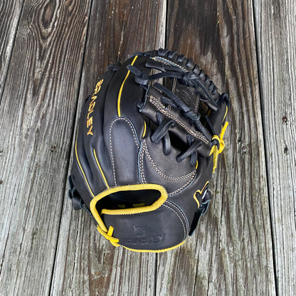 I-Web, Next Play Series '25 BLACK/GOLD PRO KIP LTD